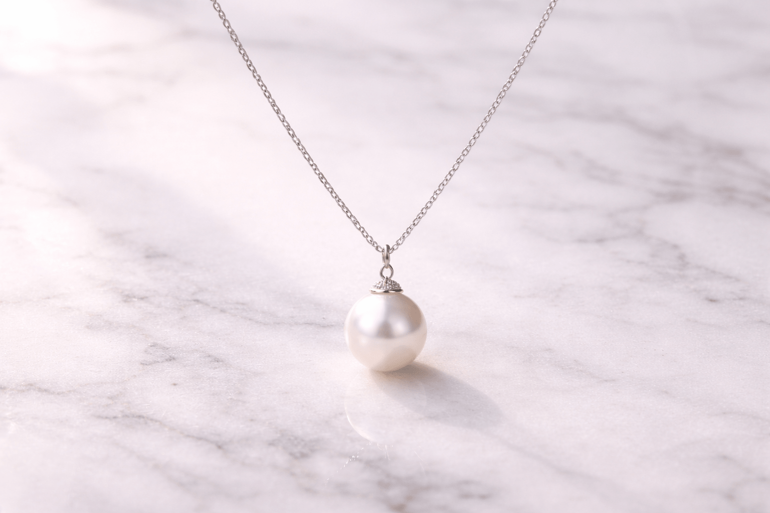 pearlsonly-blog-100-image-4-pearl - Simplicidade do brinco com pingente de uma única pérola - Joias com pérolas - pearlsonly