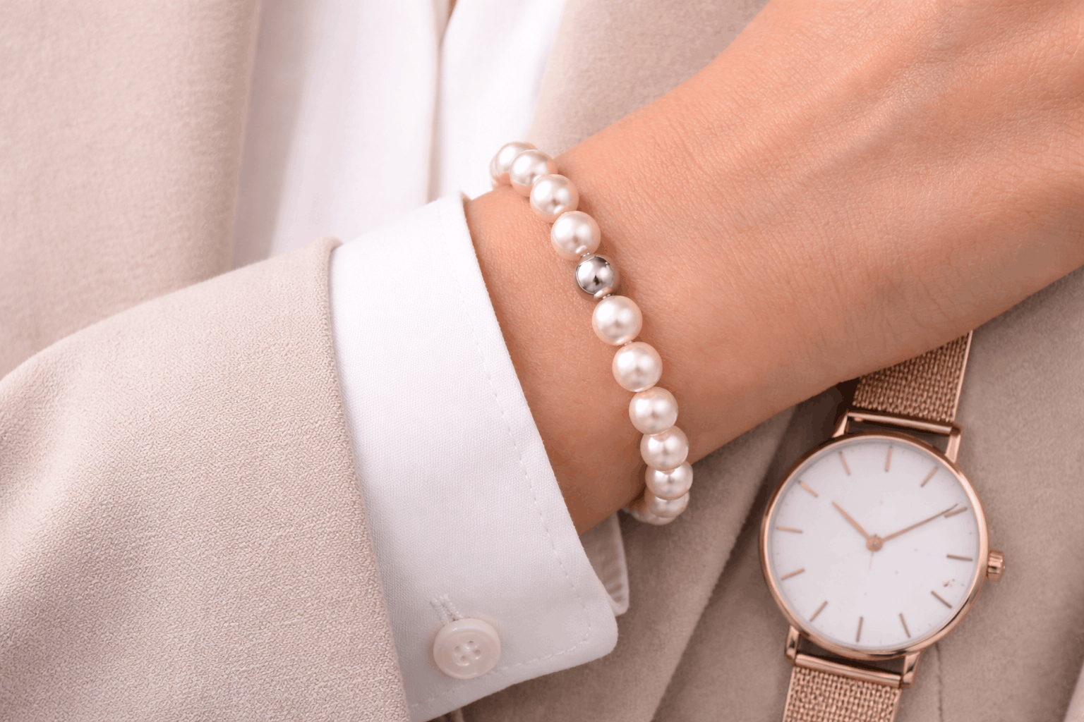 pearlsonly-blog-108-image-8-pearl - Como combinar sua pulseira de pérolas prateadas - Joias com Pérolas - pearlsonly